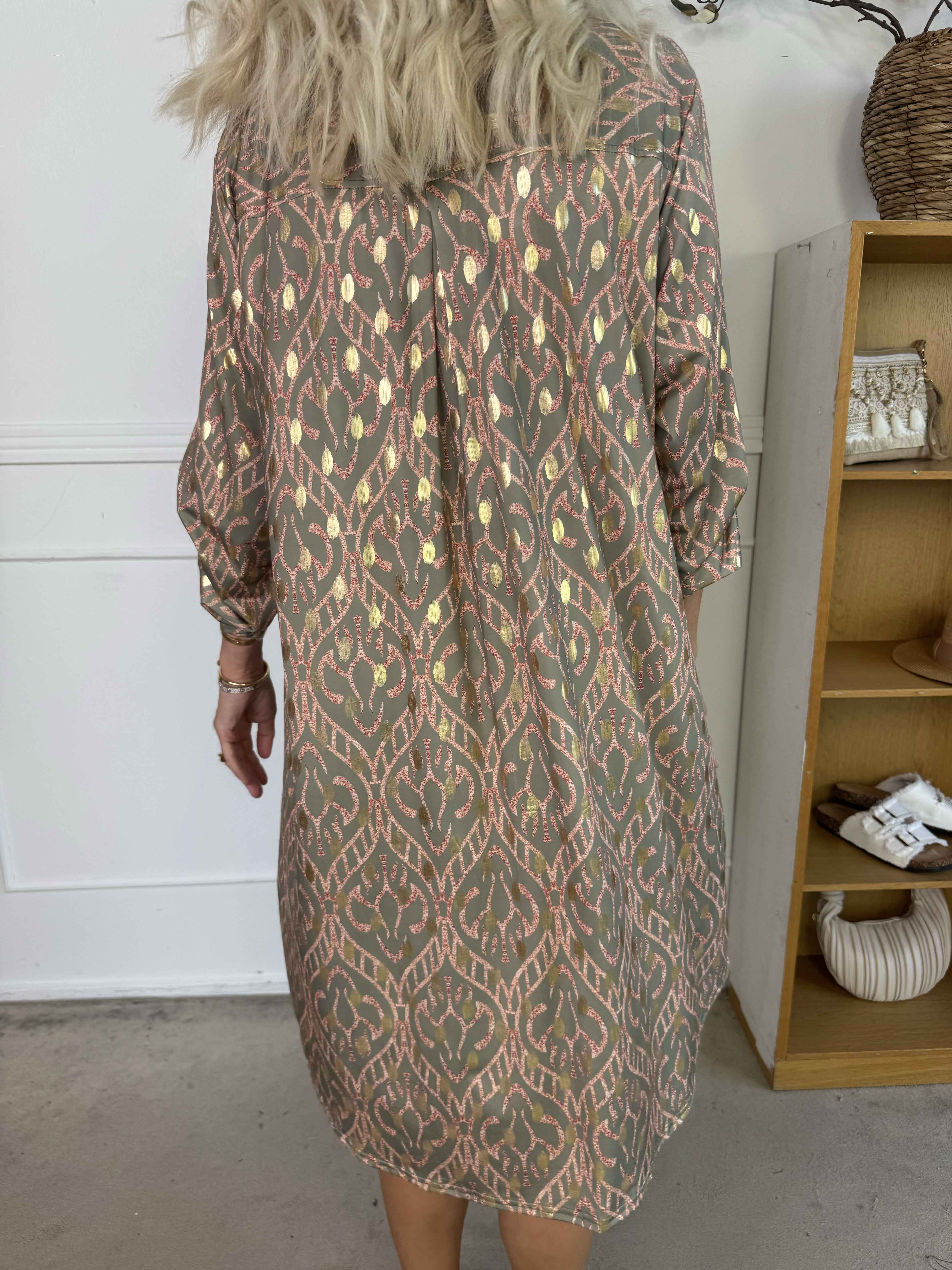 Ebba Boho Long - Elastisk mønstret kjole med guld prikker